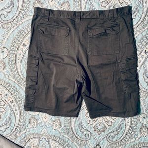 Men’s size 38 cargo pocket shorts